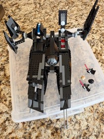 LEGO Star Wars: Rogue Shadow (7672) Some minifigs. Ship is complete, no stickers
