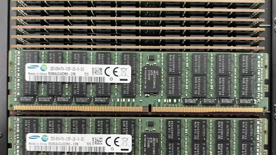 【新品】 SAMSUNG 32GB ECC PC4-2133P DDR4 4pcs Samsung 32GB 2133MHz ECC Server Memory DDR4 PC4-2133P 4DRx4