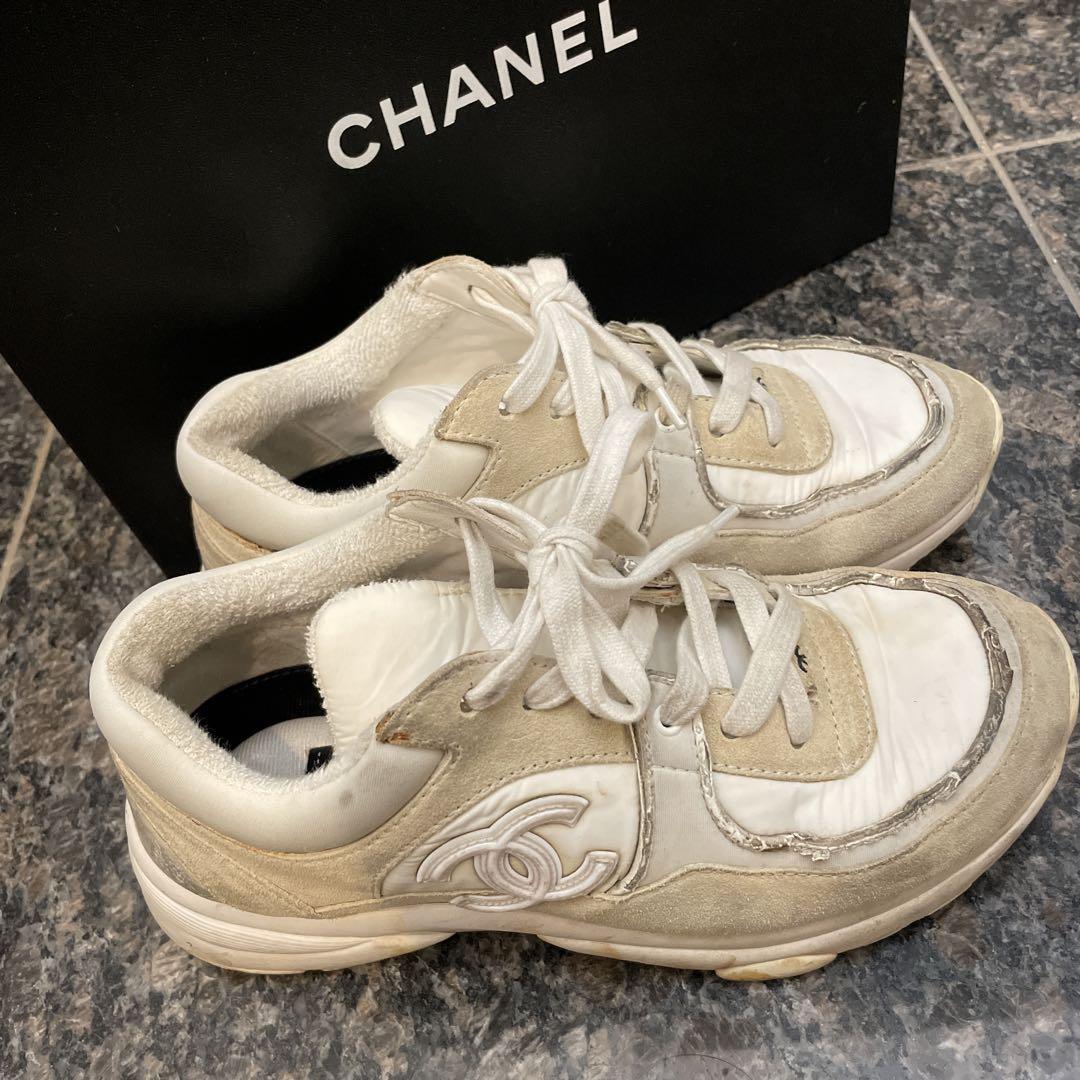 CHANEL スニーカー 36 CHANEL - 新品そっくりさん⭐CHANELシャネル ロゴスニーカー 36