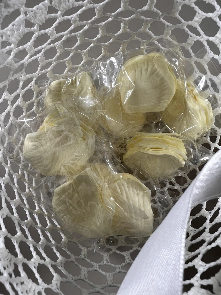 Cesta nupcial niña flor ganchillo pétalos florales anillo portador almohada blanca nueva Foto 4 de 4