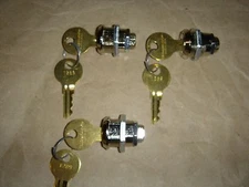 Harley Davidson FL Dresser Saddlebag Lock Three Sets Keyed Alike 53307-69 Copy