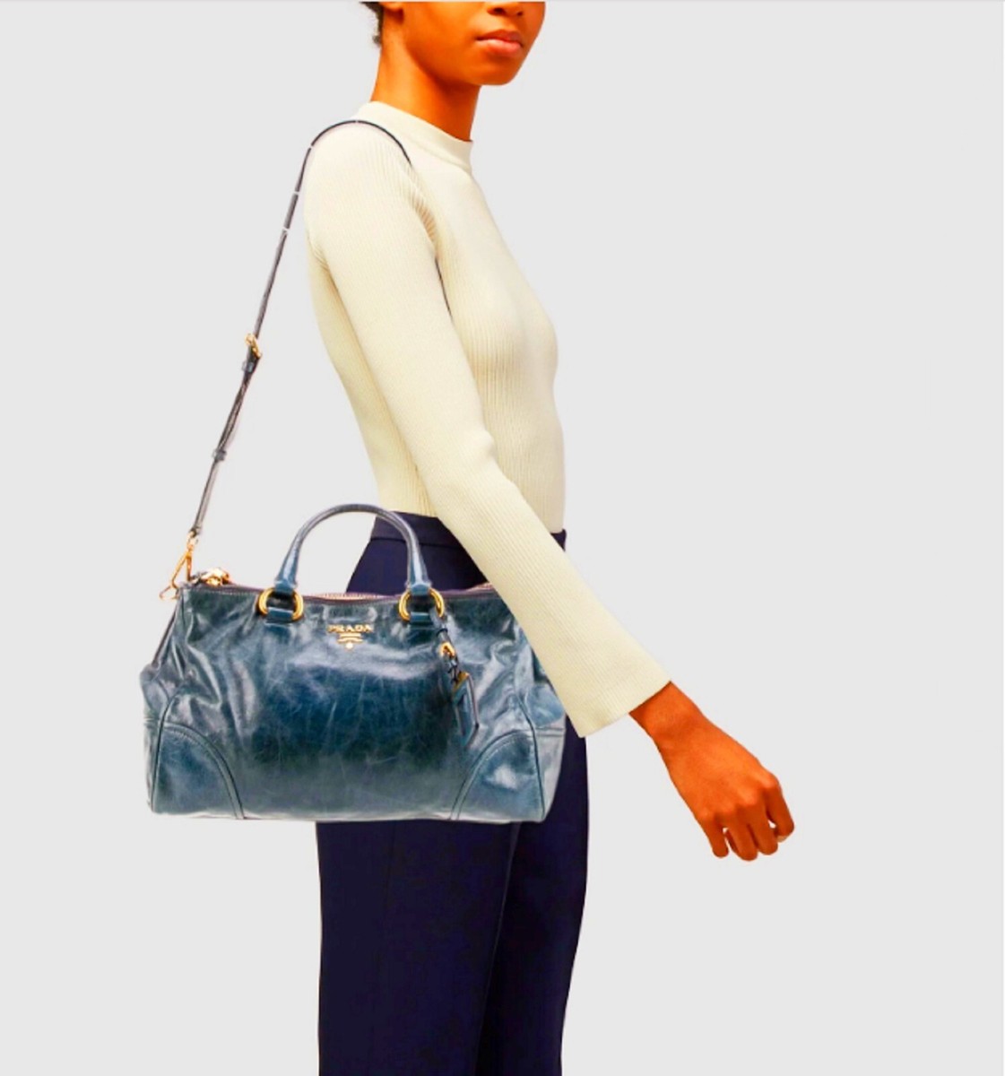 【関税・送料無料】Prada パウダーブルーレザーハンドバッグ PR5638AU01108_fw_thumbM.jpg