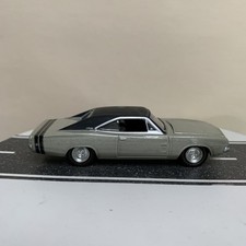 Greenlight Barrett Jackson 1968 Dodge Charger R/T Hemi Silver/Black Roof 1:64 NM