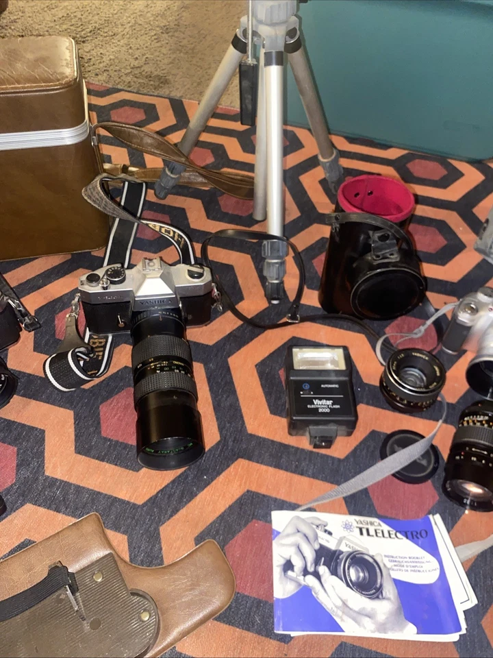 Лот товаров с винтажными камерами чехлы и аксессуары TL Electro Yashica, Electro AX Yashica - Изображение 3 из 4