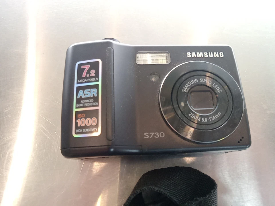 Cámara digital Samsung s730 piezas o reparación sin probar Foto 2 de 4