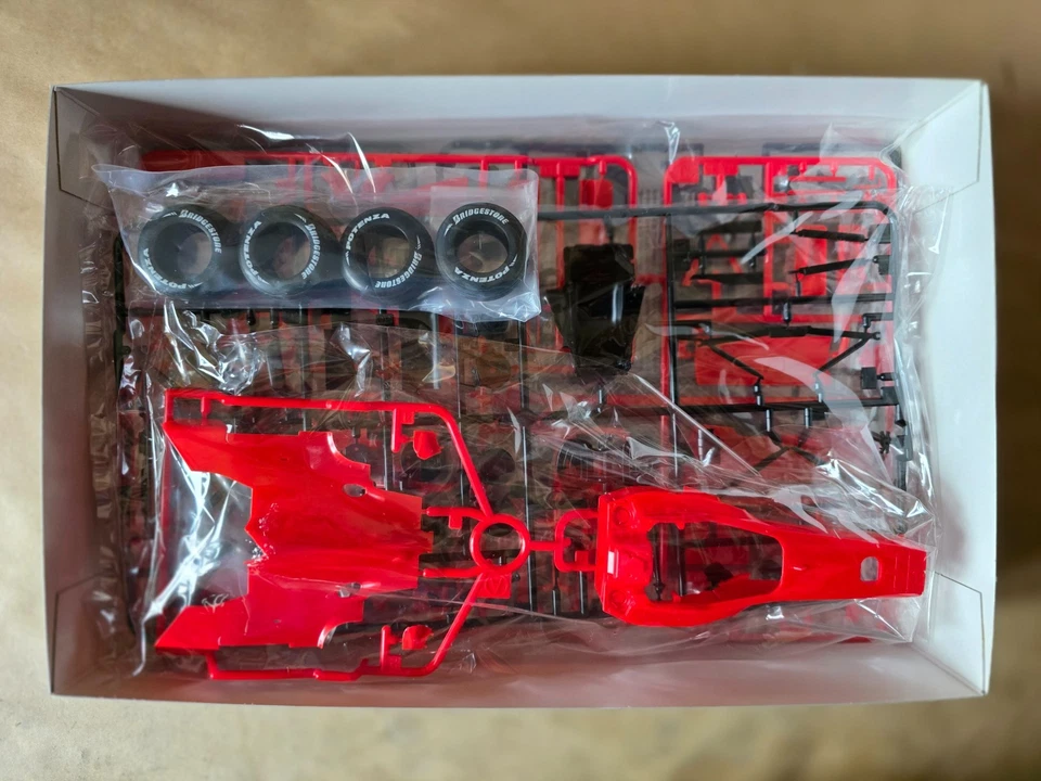 TAMIYA 20052 - FERRARI F2001 - 120 - Nuovo - Immagine 2 di 2