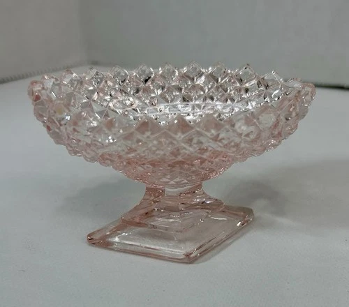 WESTMORELAND GLASS CO. ENGLISH DIAMOND PINK GLASS FOOT SALT DIP/ NUT DISH 3"x2"