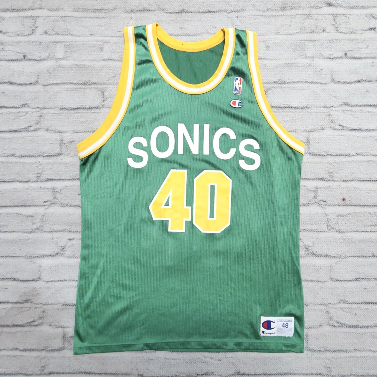 Vintage 90s Seattle Supersonics Shawn Kemp Basketball Jersey