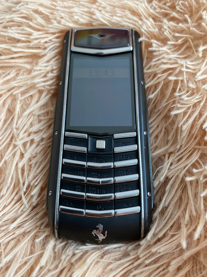 Vertu Ascent Ti Ferrari Nero Limited 2009 Genuine Mobile Phone Black Leather - Image 3 of 4
