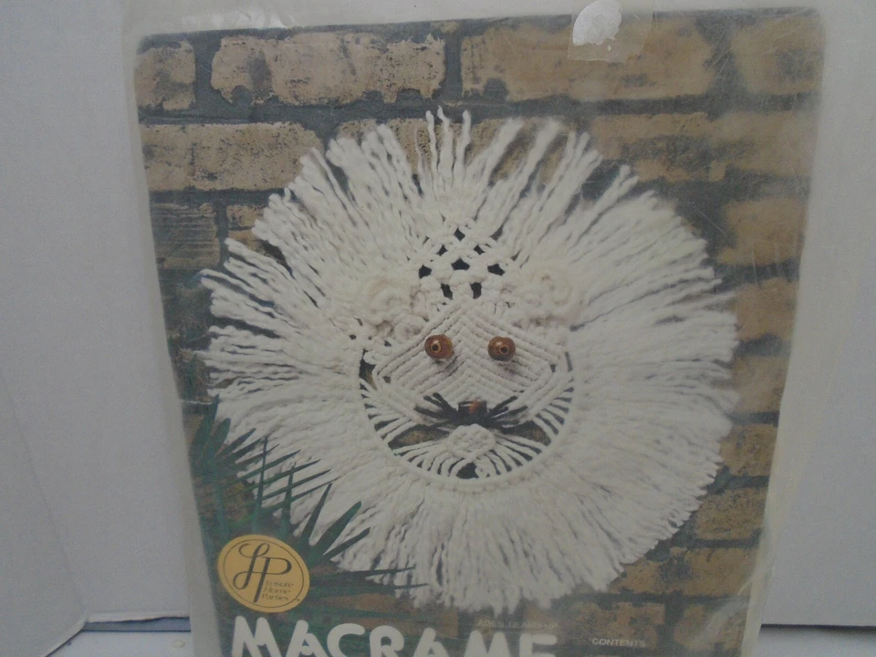 Kit macramè LEONE 1978 vintage di tempo libero casa feste mai aperto NOS decorazione parete - Immagine 4 di 4