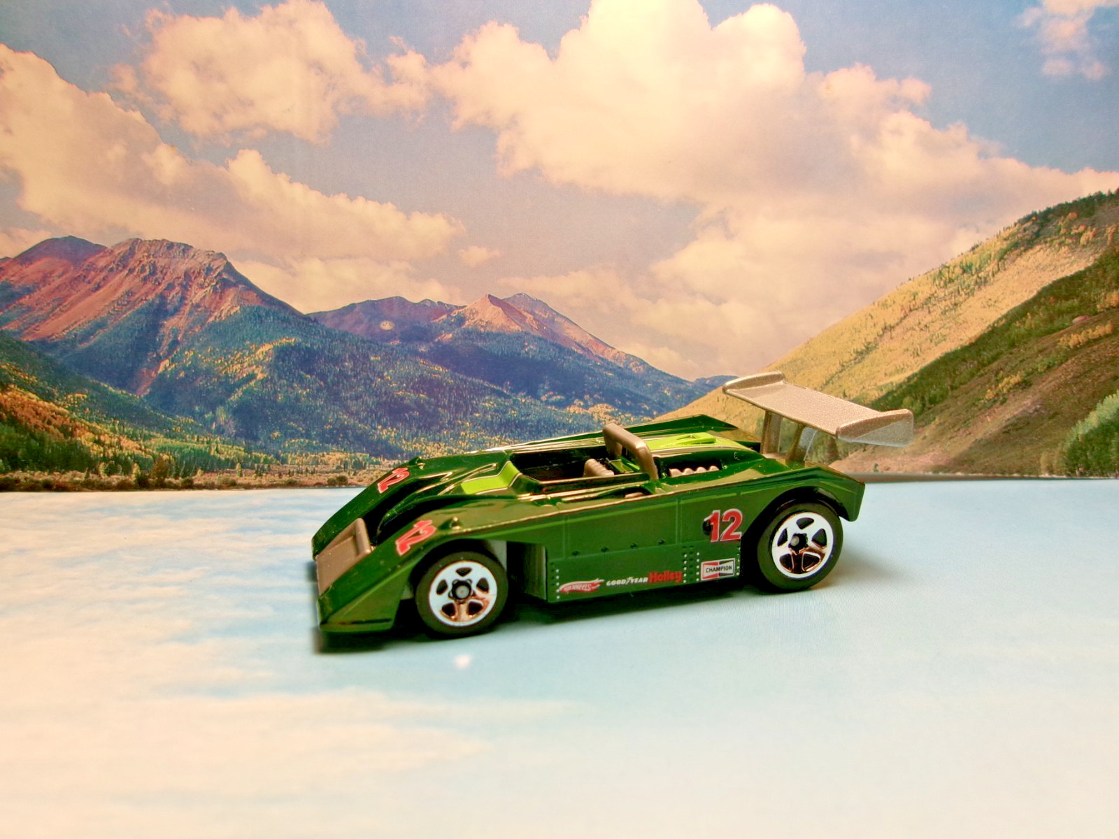 SHADOW MK IIa    2009 Hot Wheels Mystery Car Series    Green