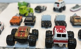 Micro Machines Cars Trucks Boats Bulldozers Vintage Galoob Lot Of 21 Vehicles