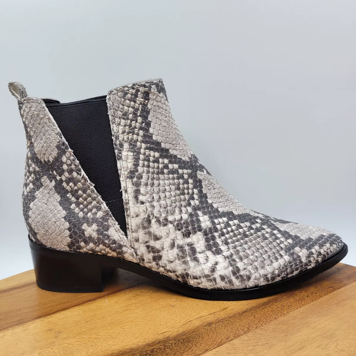 Marc fisher ltd top women's mlyale ankle bootie