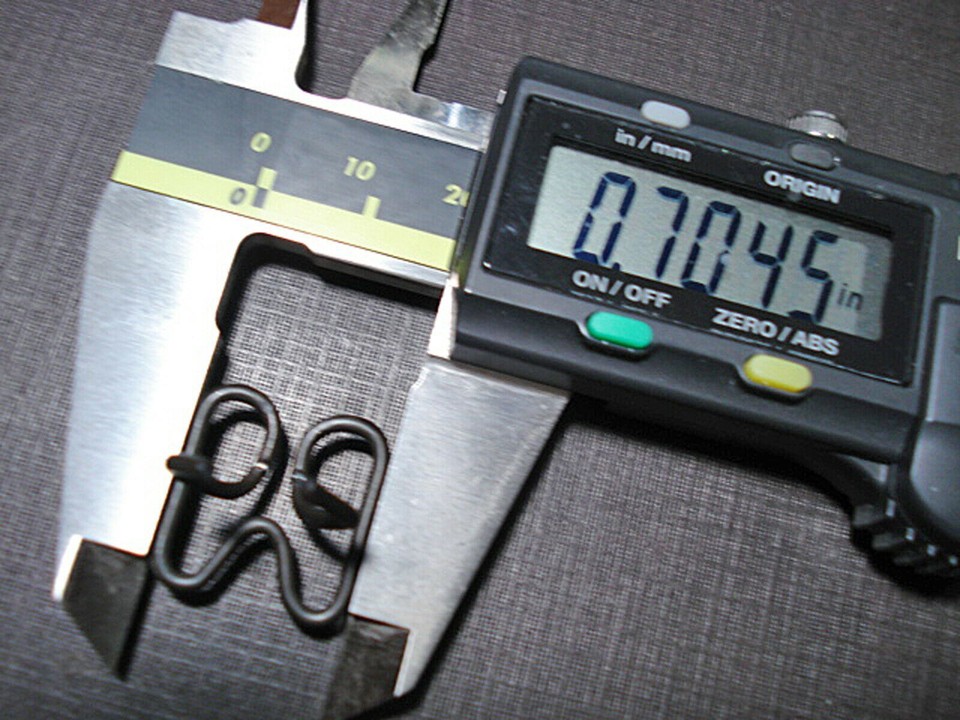 12 special application push in wire moulding clips .700