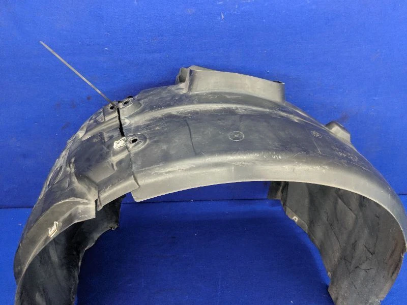 BMW M3 E46 2008-2013 conductor guardabarros izquierdo forro protector contra salpicaduras rueda de plástico bien Foto 3 de 4