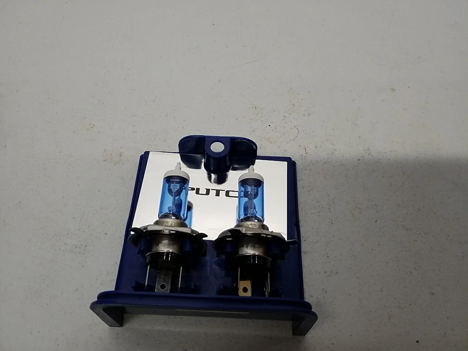 H4 PUTCO Pure 12v 60/55W Mirror White Halogen Bulbs 2 Pack 230004MW - Image 3 of 4