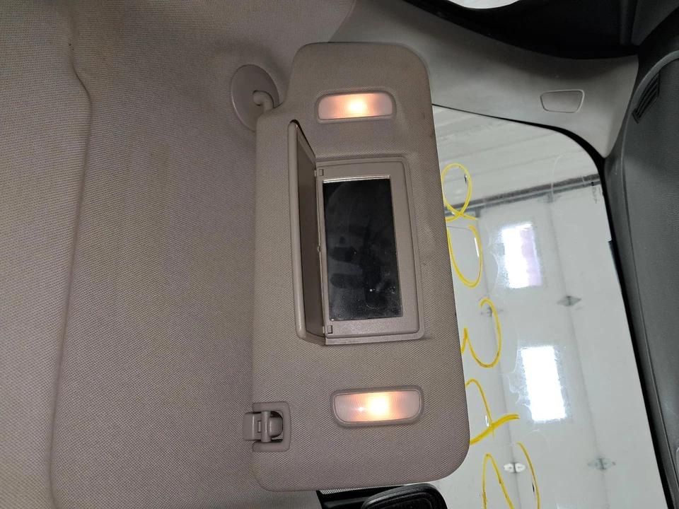 Quebra-sol direito usado serve: 2010 GMC terreno direito grau A - Imagem 2 de 4