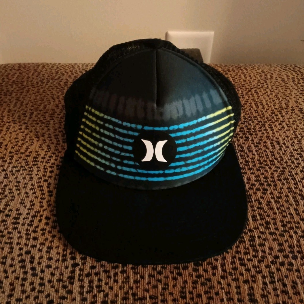 Hurley Men’s Trucker Hat Black Adjustable Mesh Back Snapback Striped