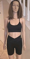 2 piece scrunch butt V-waist black fitness suit