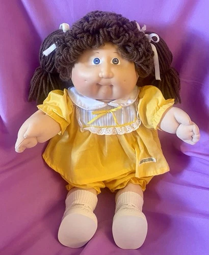 New Listing1983 Cabbage Patch Kids Poodle hair girl Gray eyes freckles NICE