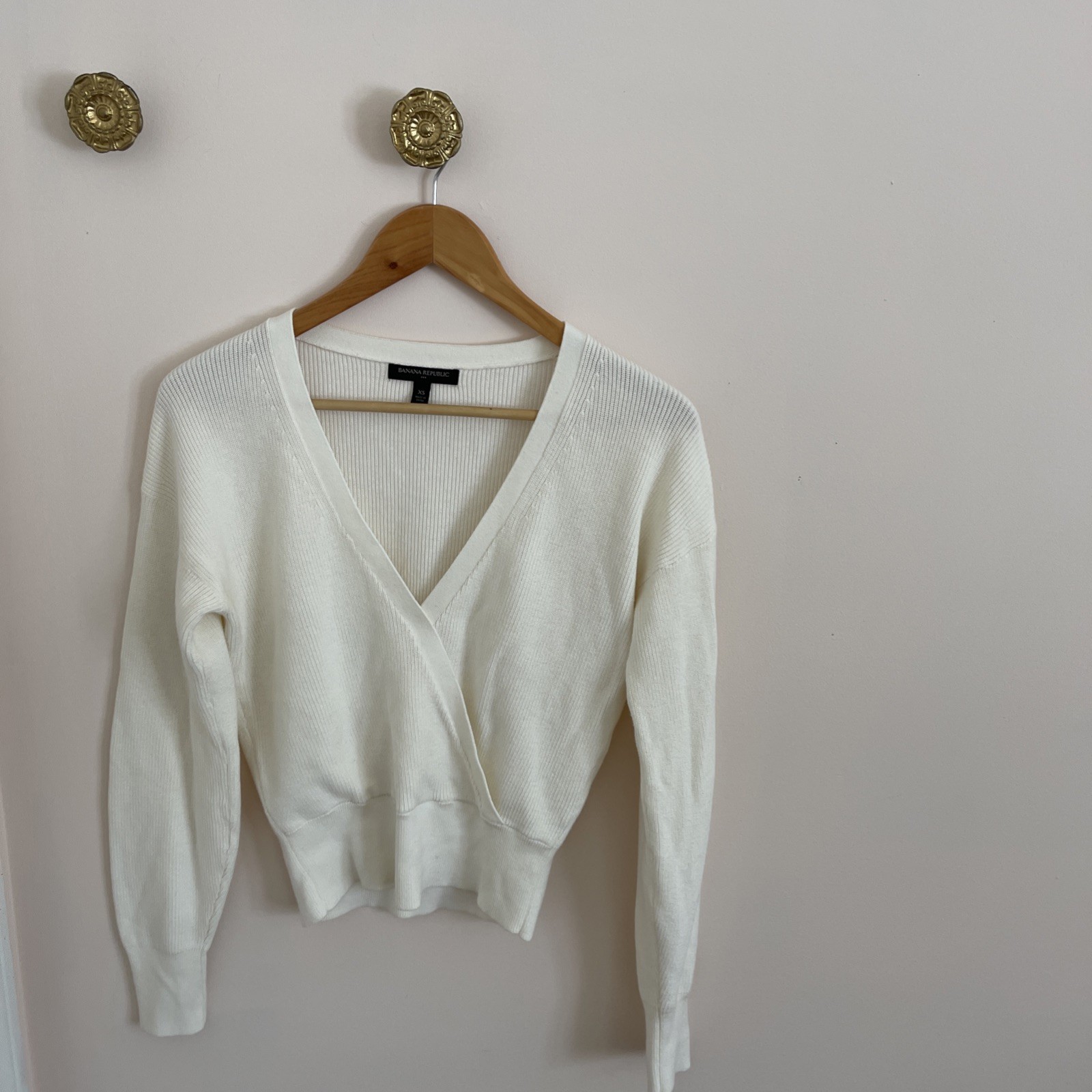 Banana Republic Cotton, V Neck Wrap Sweater ,cream, Size XS