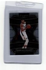 2019-20 Panini Select #22 Giannis Antetokounmpo