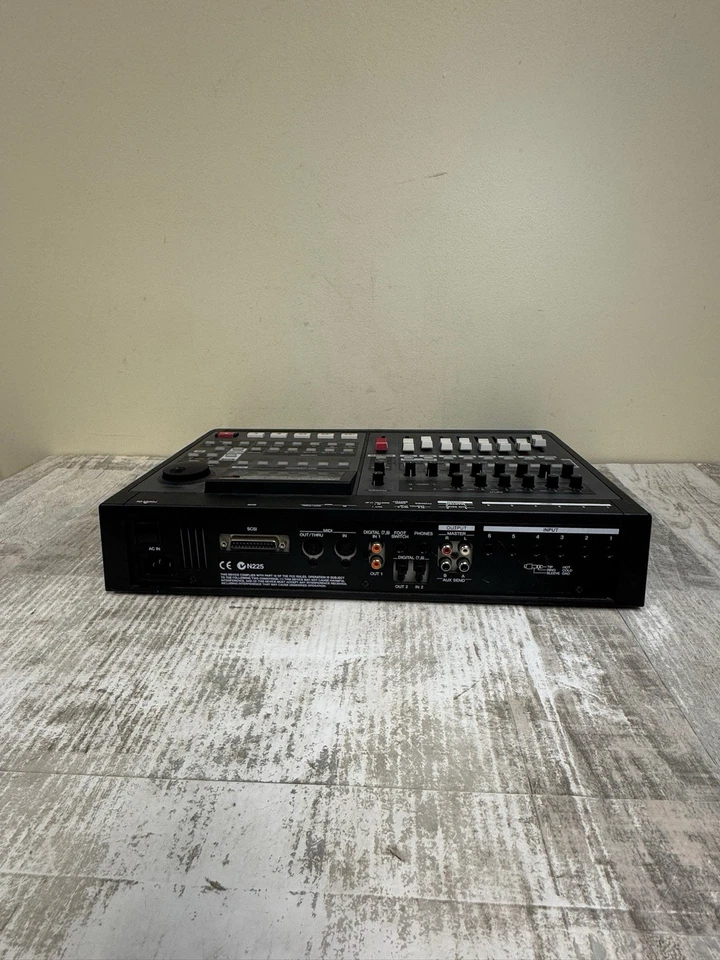 Roland VS-890 24-bit Digital Studio Workstation (Workstation Only) - Tested - Image 4 of 4