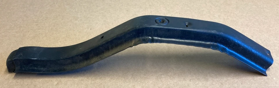 Chevrolet Bel Air Nomad 1957 soporte de soporte de parrilla a parachoques OEM 3731219 Foto 2 de 4