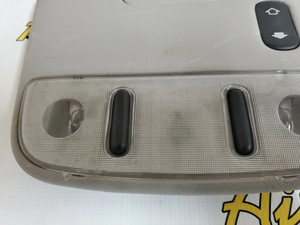 Infiniti G20 2001 luz domo (9C) Foto 2 de 4