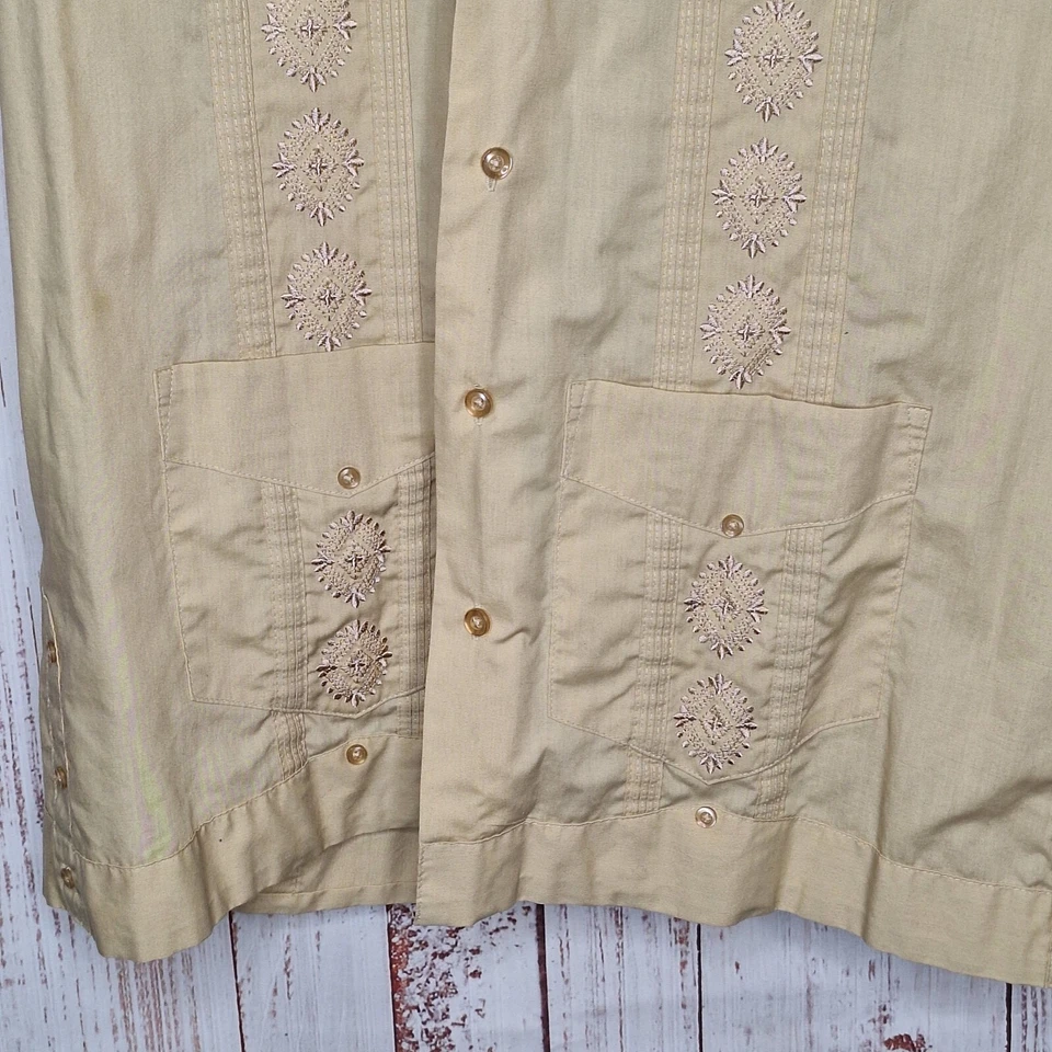 Camisa Havanera Company Para Hombre M Beige Bordada Manga Corta Mezcla Algodón Foto 4 de 4