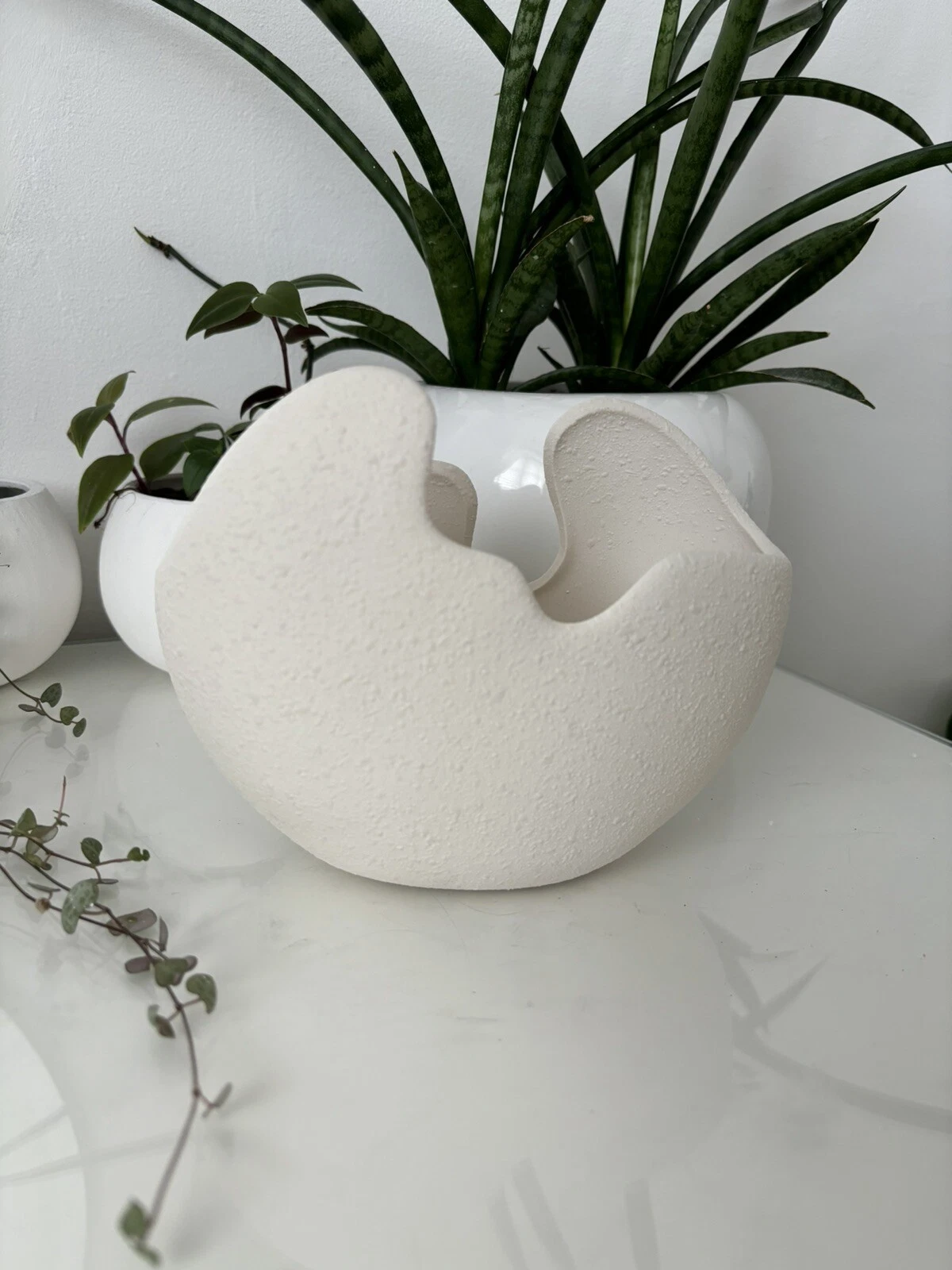 White asymmetrical vase modern minimalist Textured Pot Decorative Display Store
