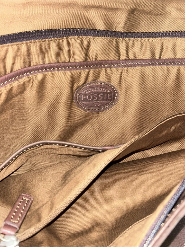 Fossil brown leather messenger bag - Image 4 of 4