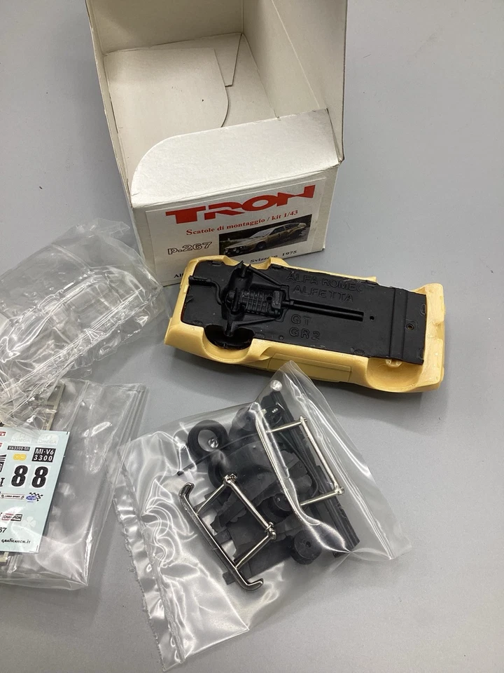 TRON KIT MONTAGGIO RESINA 1/43 P267 ALFA ROMEO GT SVIZZERO 1975  - Immagine 2 di 2