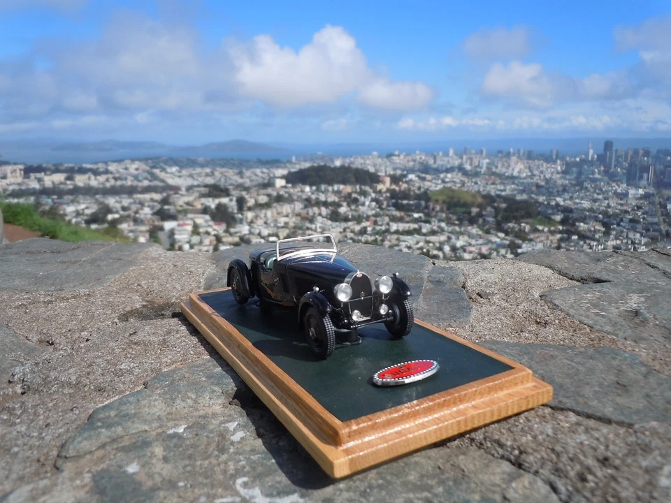 1/43 B&G/EUROLINE/EMC Bugatti Type 57 Grand Raid Roadster 1935 France Ch.# 57326 - Image 2 of 4