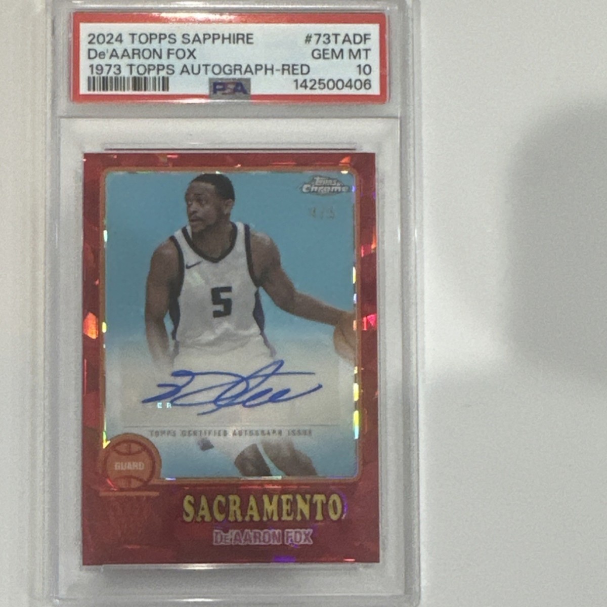 De'Aaron Fox 2024-25 Topps Chrome 1973 Autograph Red /5 PSA 10