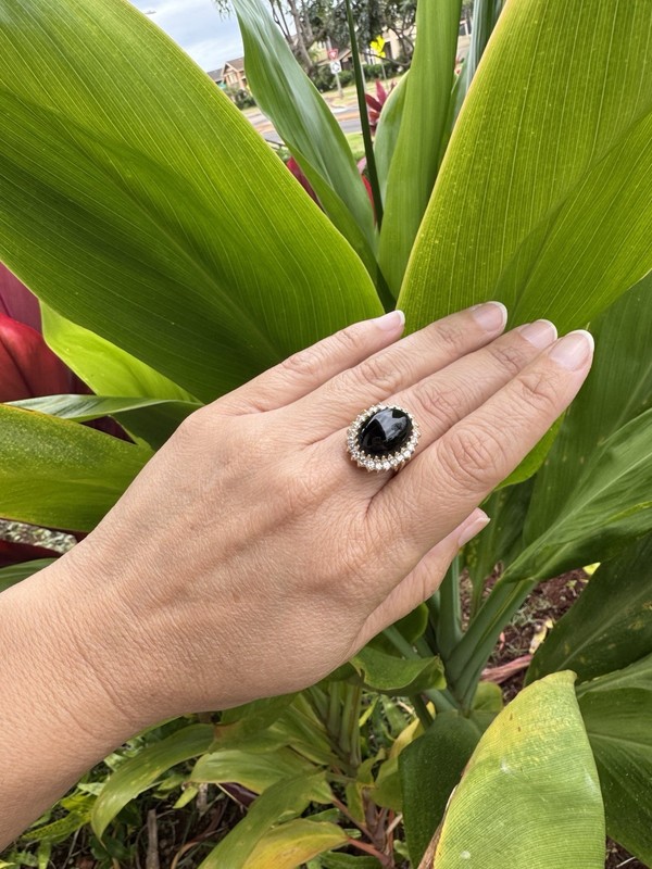 Maui Divers Princess Ka‘iulani Black Coral Ring in Gold/Diamonds - 21.5mm used 