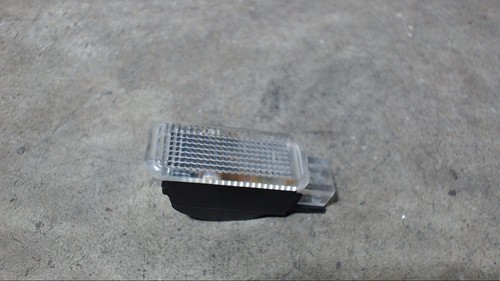 Türleuchte Leuchte TÜR Vorne Rechts 4B0947415A Audi A6 Avant 2.7 TDI DPF