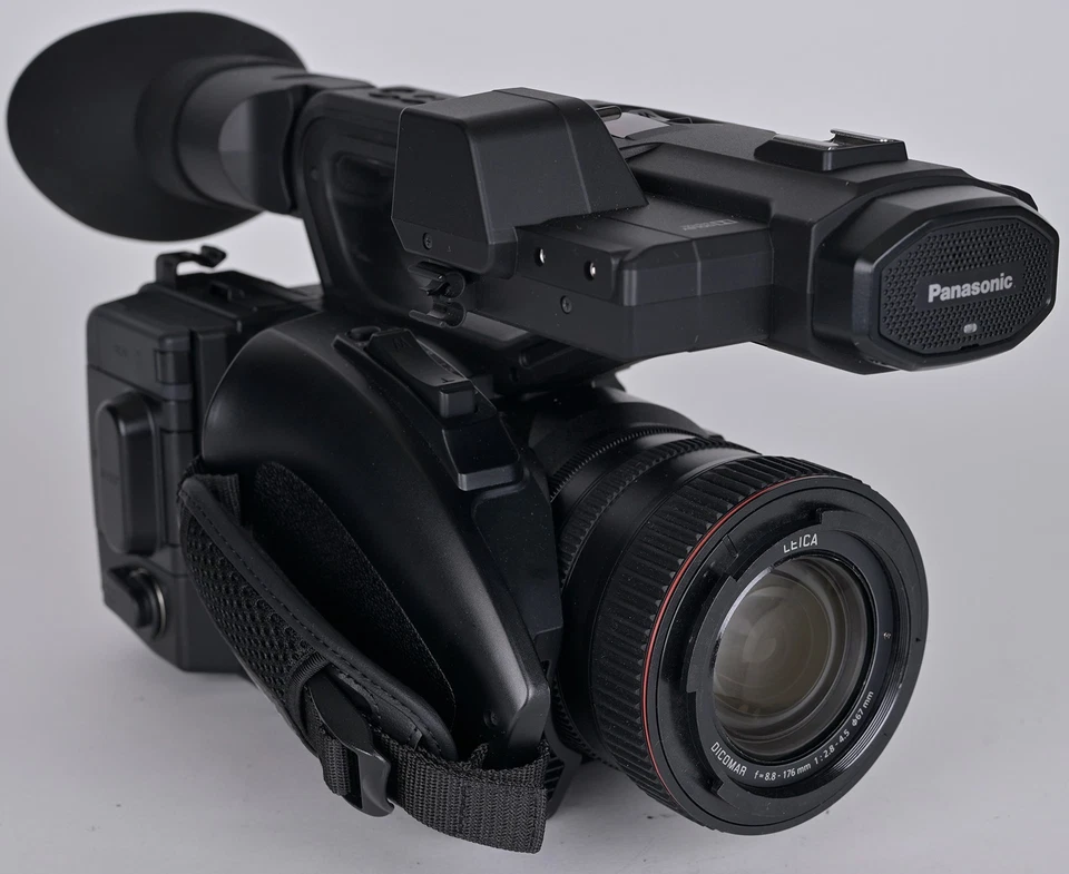 Mint Panasonic HC-X1 4K Video Camcorder with LEICA 20X Zoom 4Hrs Only Warranty! - Image 4 of 4