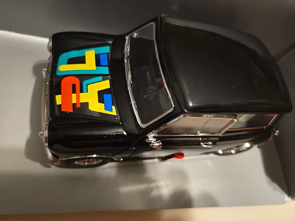 Mini Cooper S 1964 de metal Solido 1/18 modelo #8305. NUEVO en CAJA RARO Hecho en Francia Foto 4 de 4