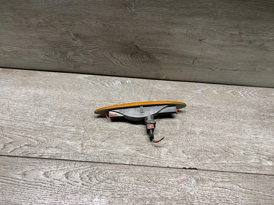 OEM JAGUAR XKR XK8 97-06 PARACHOQUES DELANTERO LADO IZQUIERDO O DERECHO SEÑAL MARCADOR LUZ Foto 2 de 4