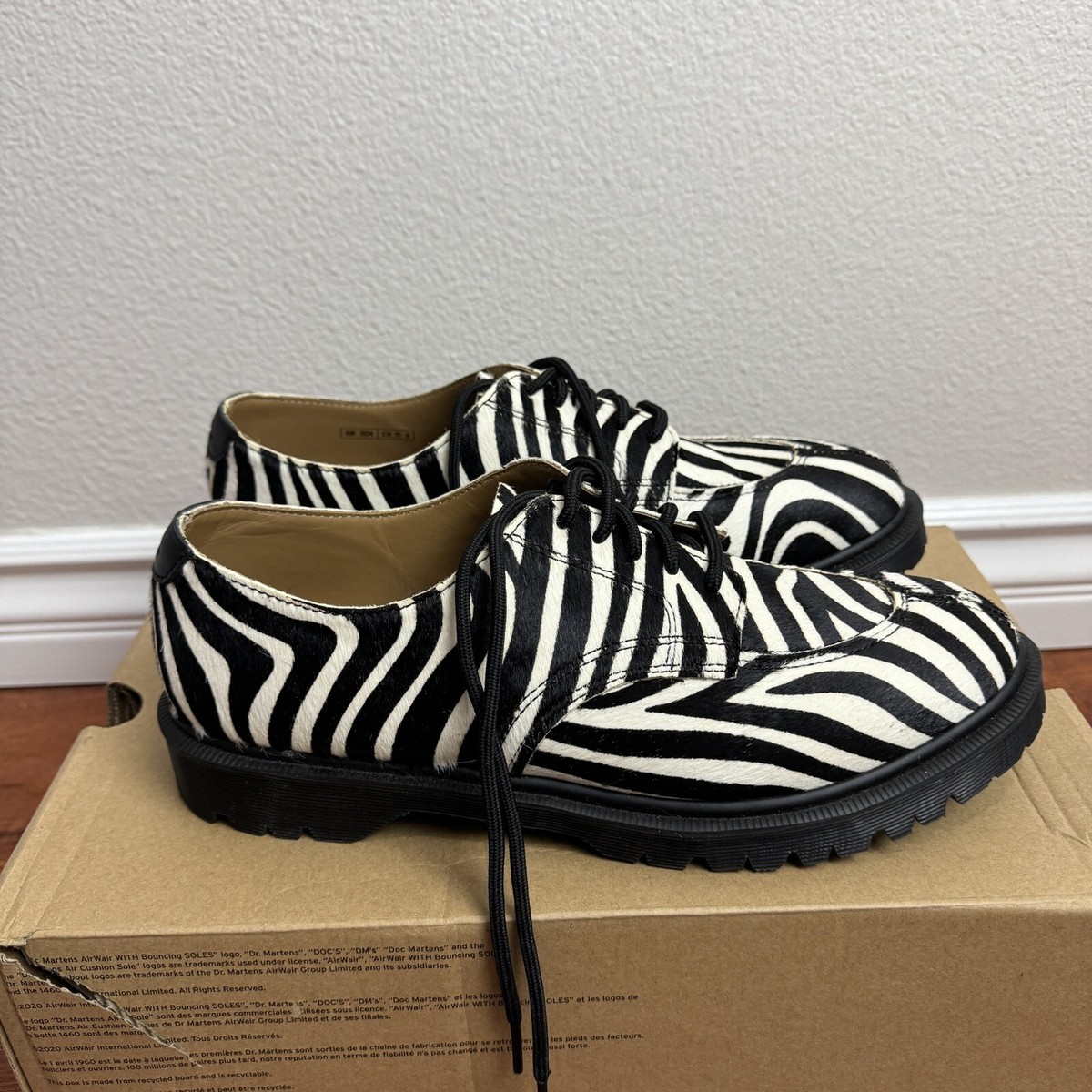 SUPREME×Dr.Martens SPLIT TOE 5-EYE SHOE Supreme x Dr. Martens Split Toe 5-Eye Shoe Release Date