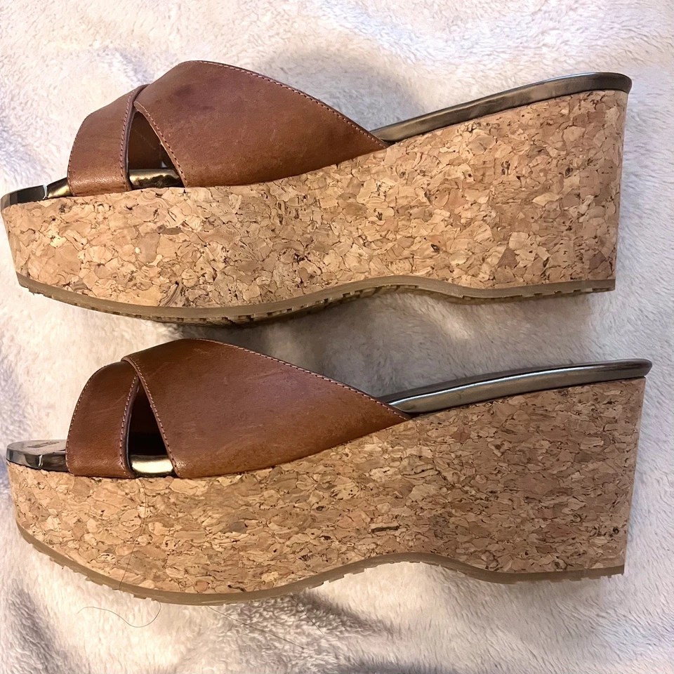 全新 Jimmy Choo 鞋,37,金色标志,西班牙,软木厚底楔形,棕色凉鞋 — 第 3/4 张图片