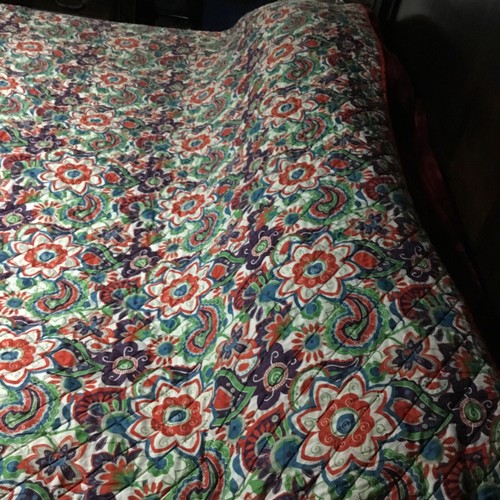 Vintage Floral Full Size Bedspread Quilted Cotton 70s. Size 82” X 85” - Picture 5 of 15