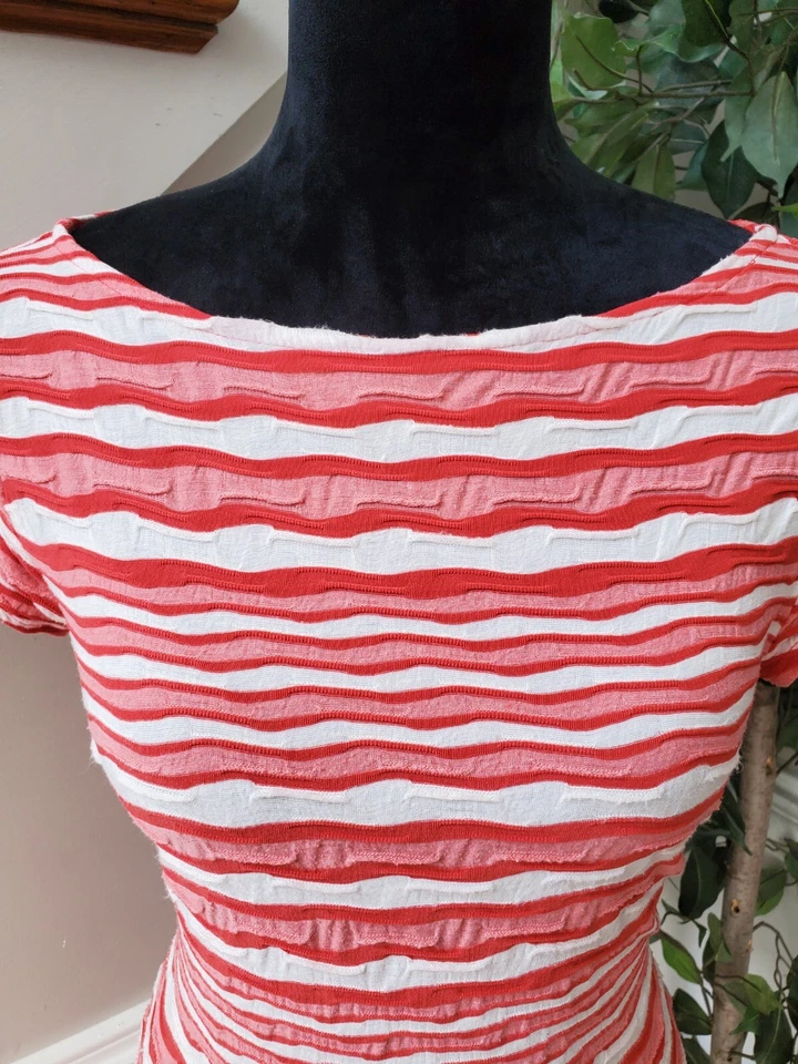 Sharagano 女式白色和粉红色人造丝圆领短袖及膝连衣裙 8P — 第 3/4 张图片