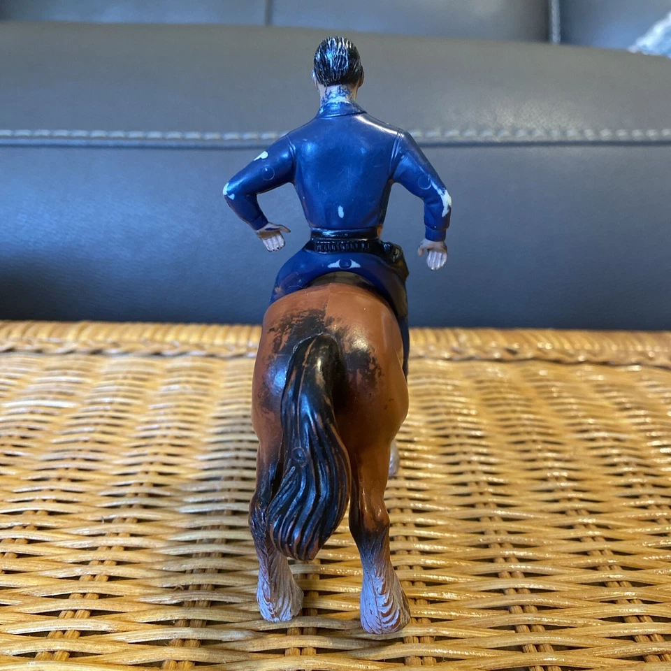 Figura de yegua de goma Bullyland de colección caballo pintada a mano con jinete Alemania Foto 3 de 4