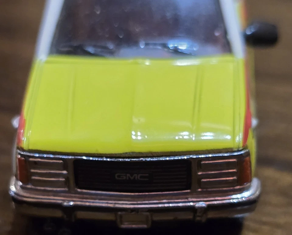 3.5" Code 3 1/64 Diecast GMC Suburban Newark Fire Department Collector Truck - Image 2 of 4