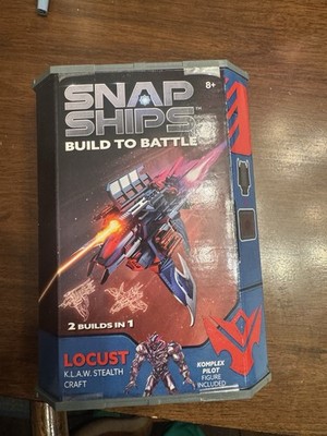PLAY MONSTER SNAP SHIPS LOCUST KLAW STEALTH CRAFT KOMPLEX PILOT FIGURE Builder