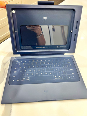 Logitech Rugged Combo 2 Keyboard Folio Case Blue for Apple iPad 10.5 w/ Stand