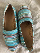 NEW Aetrex Women's Kylie Slip On Shoe - Blue Stripe Size 6-6.5