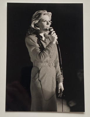 Marianne Faithfull  - Music  - original Autogramm  Rückseitig- Größe 17  x 12 cm